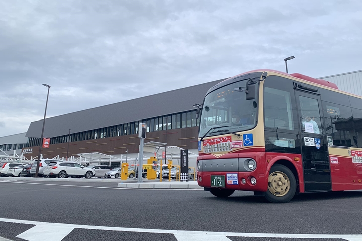 「武雄觀光周遊巴士」單趟車程約2小時，提供非自駕遊客更多行程安排好選擇。　圖：武雄市觀光協會／提供