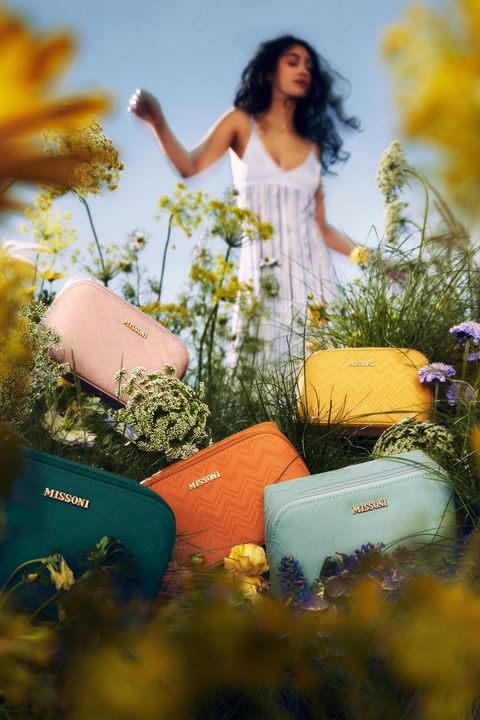▲「達美至臻商務艙」（Delta One）全新 Missoni 機上備品包推出五款季節限定色，以靈感來自達美全球航網中的代表城市為設計概念，將時尚設計與高端旅行體驗延伸至高空旅程。　圖：達美航空／提供