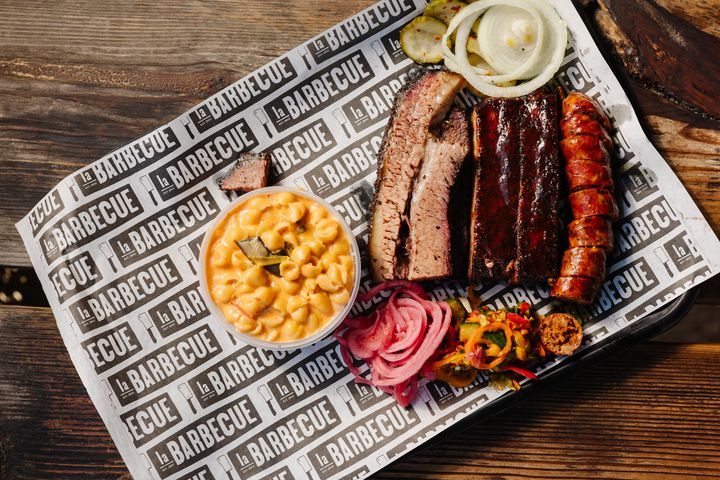 ▲「原創美國系列」走進德州奧斯汀人氣燒烤名店 La Barbecue，以最具代表性的德州燒烤文化，詮釋道地美式美食魅力。　圖：美國國家旅遊局／提供