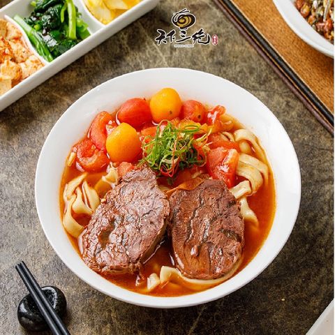 ▲「紅寶石精燉蕃茄B腱牛肉麵組」，是天下三絕極受歡迎的必嚐美味。　圖：天下三絕／提供