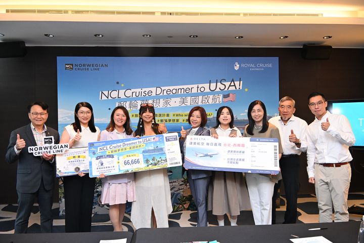 《NCL 美國郵輪夢想家・美國啟航》選秀活動評審與參賽者合影，冠軍得主為陳子民（左4）。　圖：中僑旅行社／提供