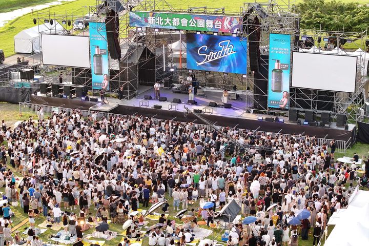 「新北市河海音樂季」今年打造四大主題音樂舞臺，橫跨經典復古民歌、新興原創音樂、多元族群樂曲及都會流行歌曲，展現新北多樣的音樂樣貌。（圖為資料照）　圖：新北市政府觀光旅遊局／提供