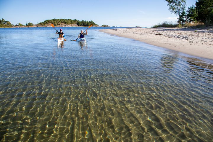 ▲島嶼小旅行非常適合騎單車、划獨木舟。　圖：Henrik Trygg（imagebank.sweden.se）／提供
