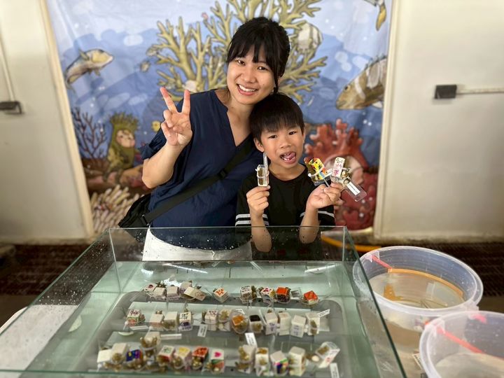 ▲參加的遊客完成珊瑚移植實作後合影留念，為海洋保育體驗留下美好回憶。　圖：新北市政府漁業及漁港事業管理處／提供