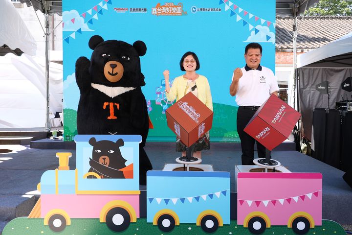 「台灣好樂園」暑假記者會宣告「再回遊樂園 歡樂同學會」活動正式啟動。　圖：交通部觀光署／提供 