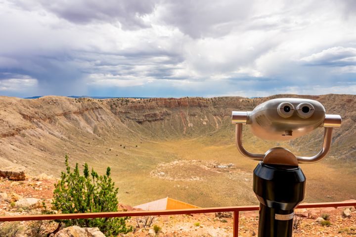 「流星隕石坑」（Meteor Crater）位於溫斯洛（Winslow）附近，是探索亞利桑那地質奇景與太空歷史的重要景點。　圖：An Pham／來源 