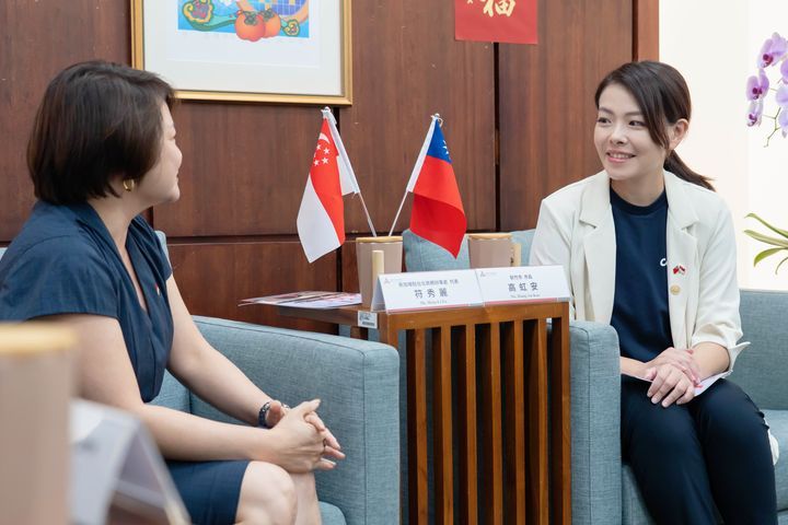 新加坡駐台代表符秀麗首訪新竹市，與市長高虹安進行交流。　圖：新竹市政府／提供
