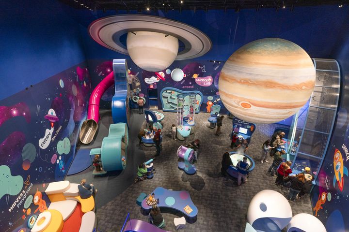 ▲走進「羅威爾天文台」天文探索中心，全家一起探索宇宙神奇奧妙。　圖：亞利桑那旅遊局／提供