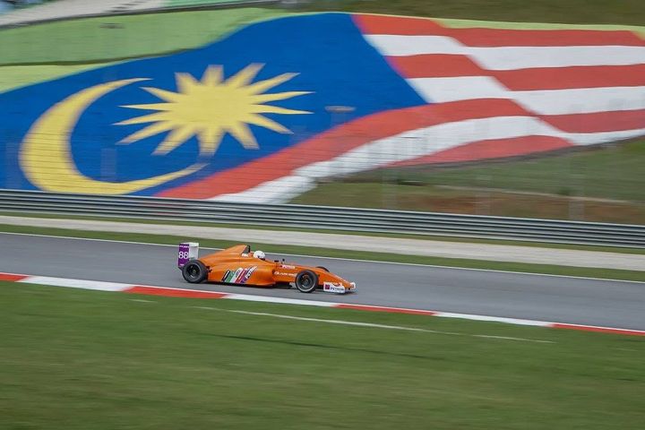 F1睽違九年重返馬來西亞 三大國際賽事打造10月運動旅遊熱潮 賽車、自行車、路跑同週登場