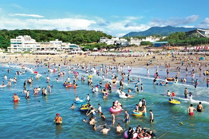 ▲白沙灣戲水天堂。　圖：北海岸及觀音山國家風景區管理處／提供