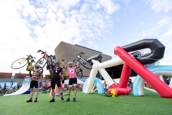 ▲「單車主題嘉年華」在「西九文化區藝術公園」登場。　圖：香港旅遊發展局／提供