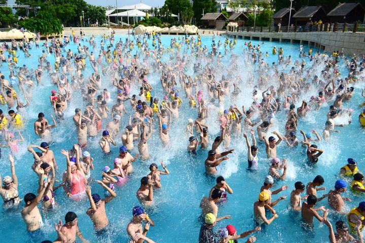 暑假倒數！樂園祭出「雙人899元」玩馬拉灣 再搭摩天輪不到630元