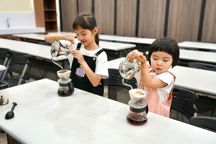 親子遊嘉義水上～太空、糖果、咖啡到採果一次玩！