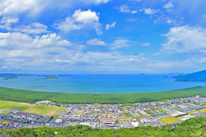 海拔高284公尺的佐賀鏡山展望台位於唐津市郊區，視野可享270度全景。　圖：Shutterstock／來源