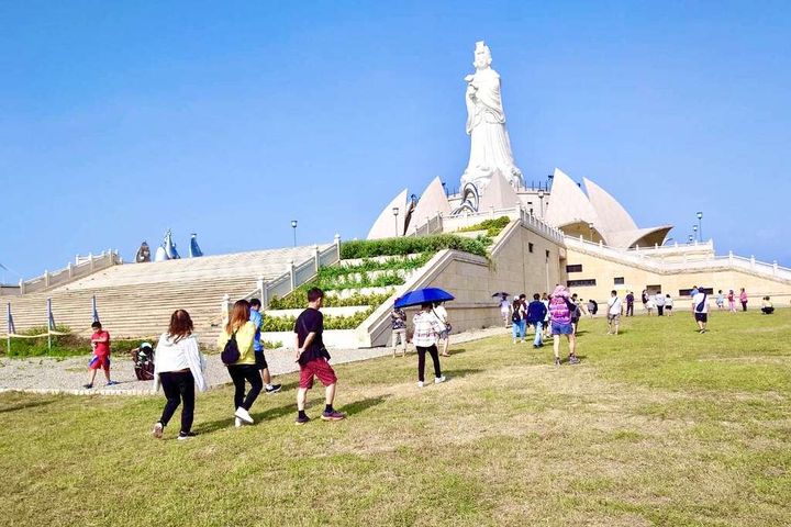 大安港媽祖文化園區週末人潮滿滿。　圖：臺中市政府觀光旅遊局／提供