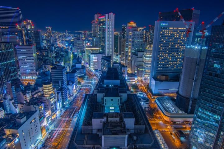 ▲「大阪站前第三大樓」開放至23:00。　圖：photoAC／來源
