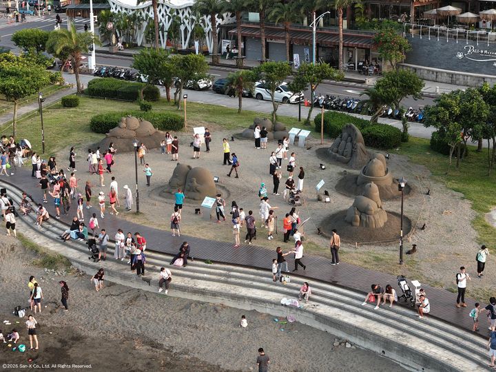 ▲「2026八里城市沙雕展」已吸引眾多民眾前來參觀。　圖：新北市政府水利局／提供