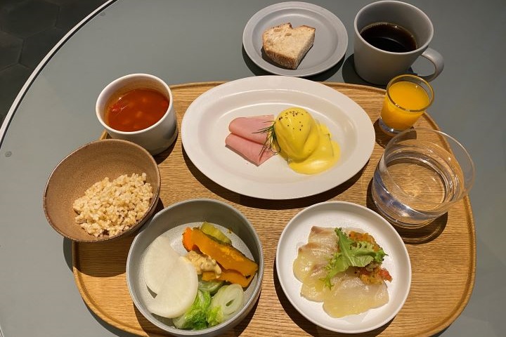 ▲為避免浪費，早餐為套餐形式。　記者-黃千珮／攝影