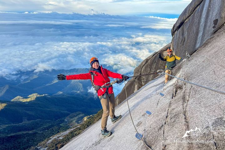 ▲旅客可挑戰世界最高的「鐵索攀登」，沿著峭壁欣賞壯闊景色。　圖：Mount Kinabalu／來源