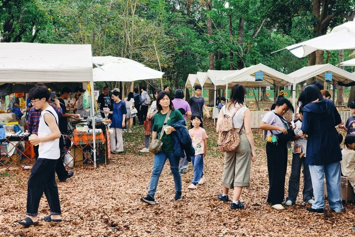 ▲今年賞鷹與山那邊的市集活動結合，一次享受生態、文化、美食、音樂與手工藝等體驗，讓旅程添加更多美好的回憶！　圖：茂林國家風景區管理處／提供