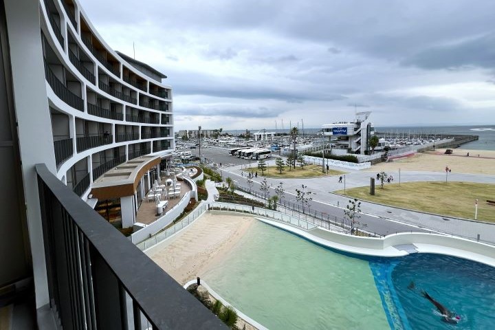 日本首創從客房看海豚！神戶須磨海洋世界飯店賞美麗海景