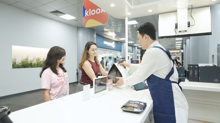 ▲旅客可將取貨安排在返程前，再銜接AREX前往機場。　圖：Klook／提供