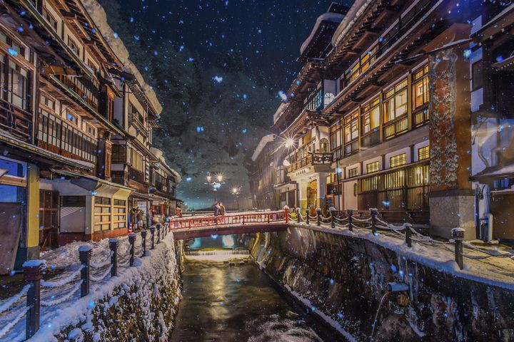 ▲在寒冷冬日走進溫泉，讓身心隨著暖意慢慢放鬆。　圖：shutterstock／來源
